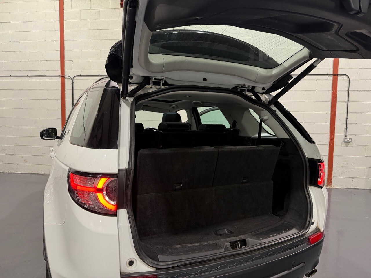 Used Land Rover Discovery Sport 2015 for sale - 77555102: Photo 16