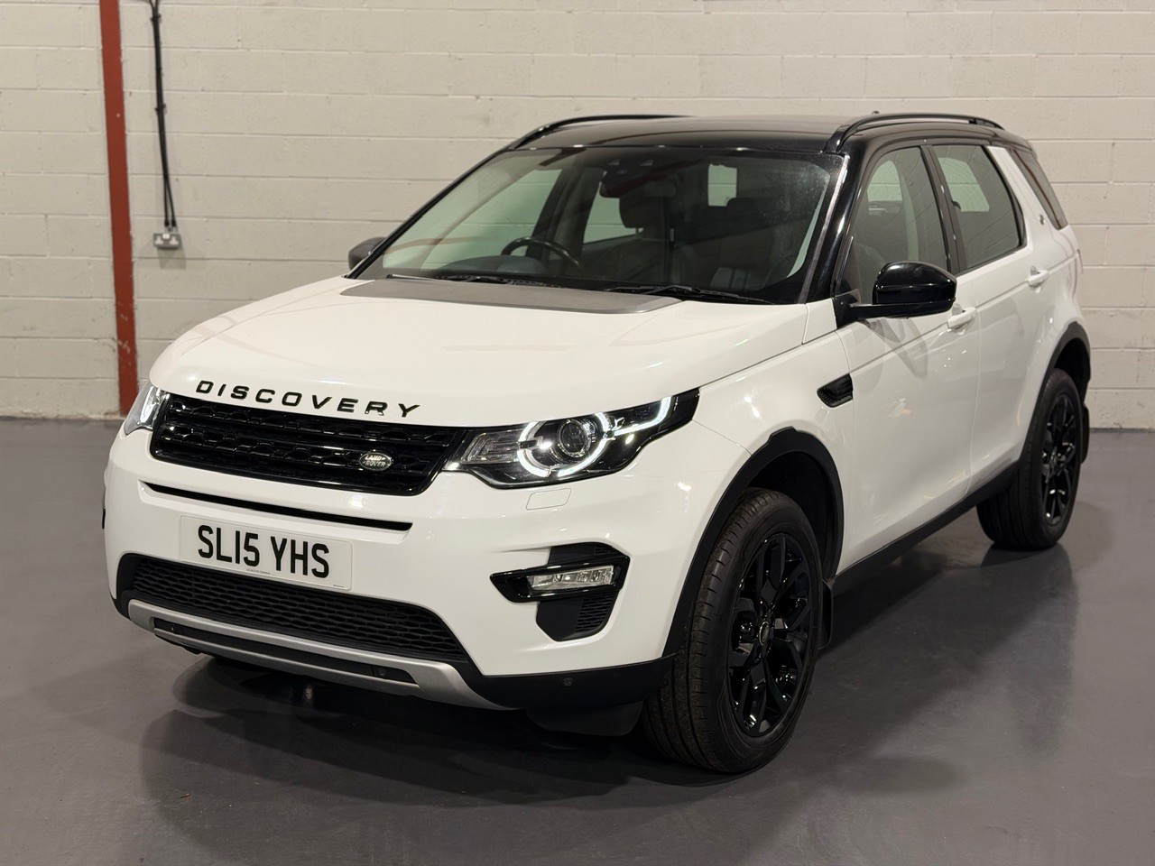 Used Land Rover Discovery Sport 2015 for sale - 77555102: Photo 2