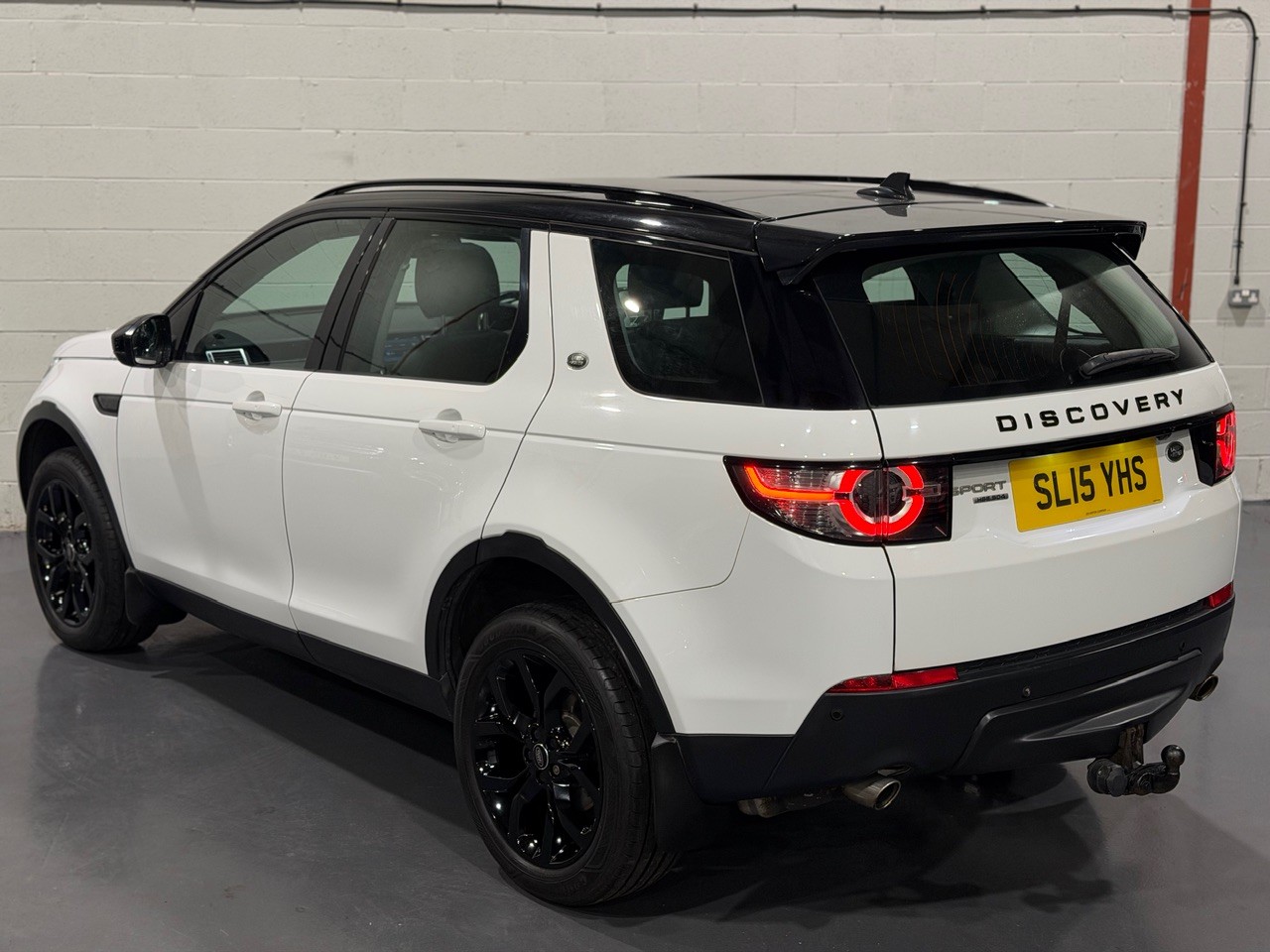 Used Land Rover Discovery Sport 2015 for sale - 77555102: Photo 4
