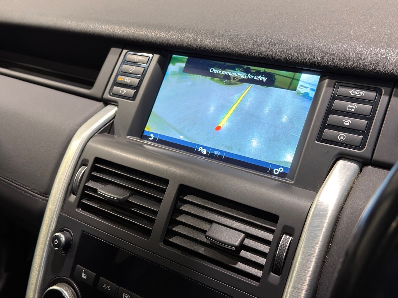 Used Land Rover Discovery Sport 2015 for sale - 77241889: Photo 21