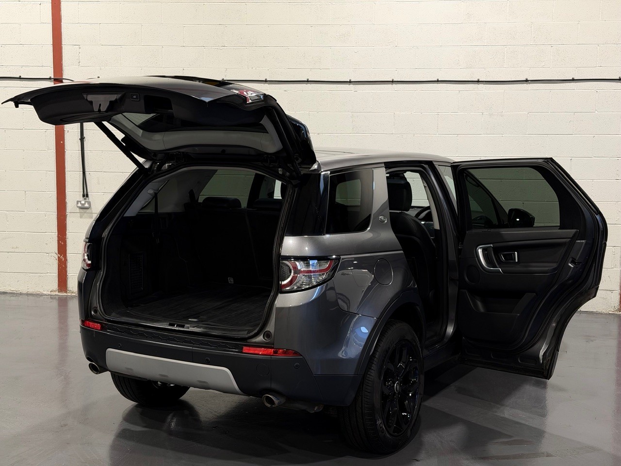 Used Land Rover Discovery Sport 2015 for sale - 77241889: Photo 8