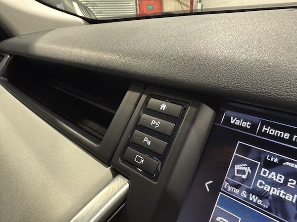 Used Land Rover Discovery Sport 2015 for sale - 76312384: Photo 16