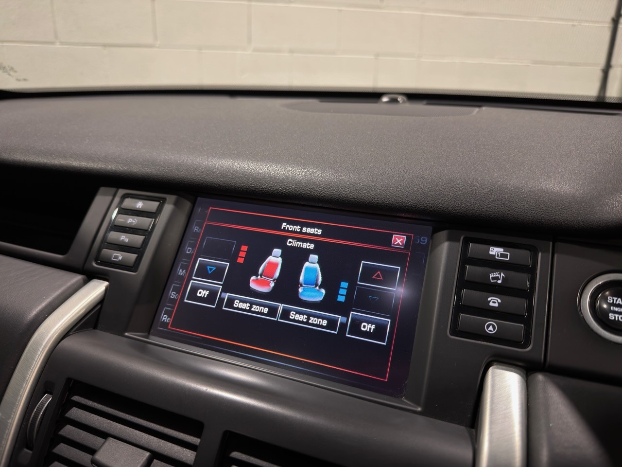 Used Land Rover Discovery Sport 2015 for sale - 76963261: Photo 11