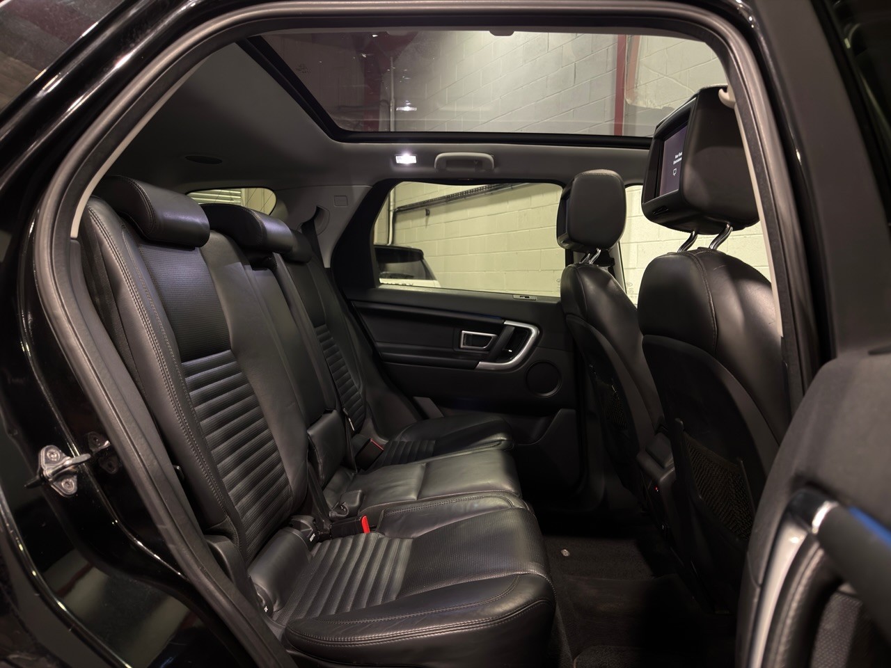 Used Land Rover Discovery Sport 2015 for sale - 76963261: Photo 13