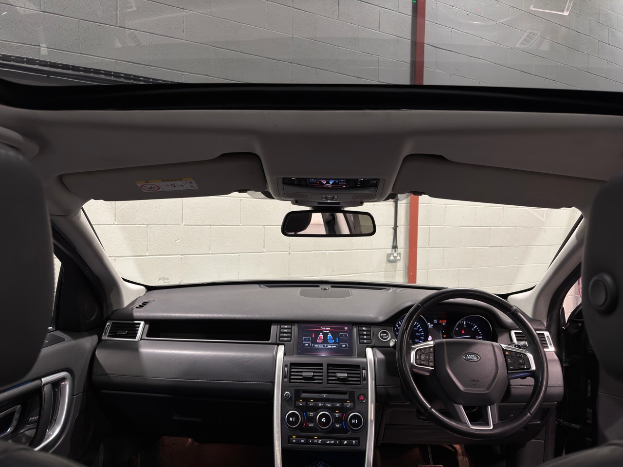 Used Land Rover Discovery Sport 2015 for sale - 76963261: Photo 14