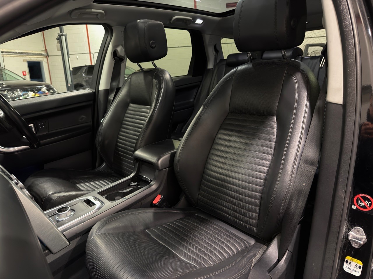 Used Land Rover Discovery Sport 2015 for sale - 76963261: Photo 25