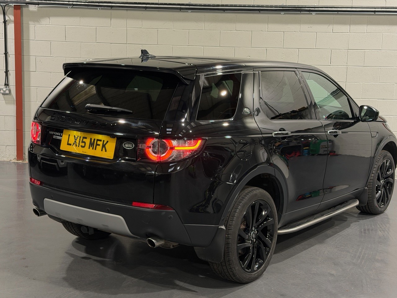 Used Land Rover Discovery Sport 2015 for sale - 76963261: Photo 3