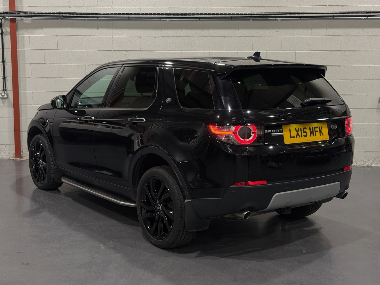 Used Land Rover Discovery Sport 2015 for sale - 76963261: Photo 5