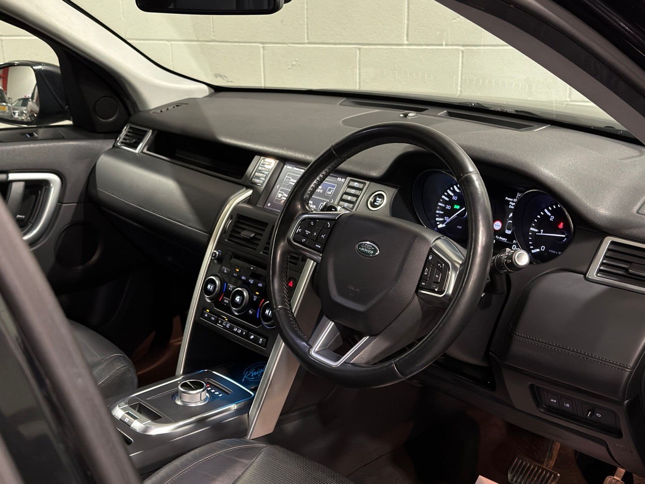 Used Land Rover Discovery Sport 2015 for sale - 76963261: Photo 8