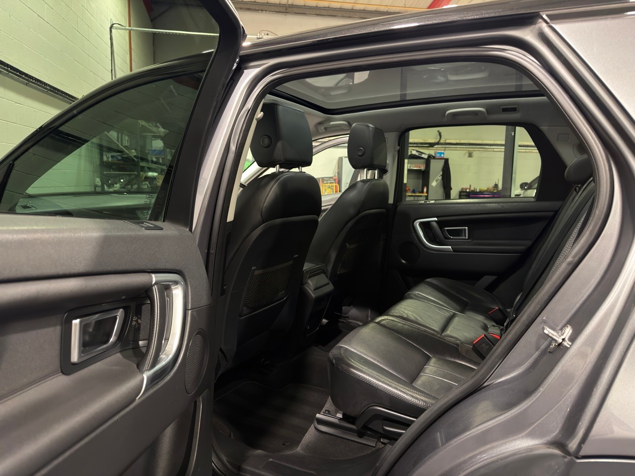 Used Land Rover Discovery Sport 2015 for sale - 76845010: Photo 12