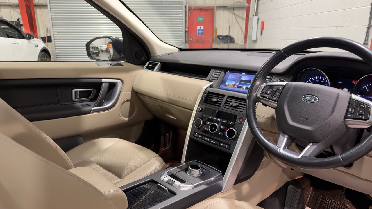 Used Land Rover Discovery Sport 2015 for sale - 78143742: Photo 19