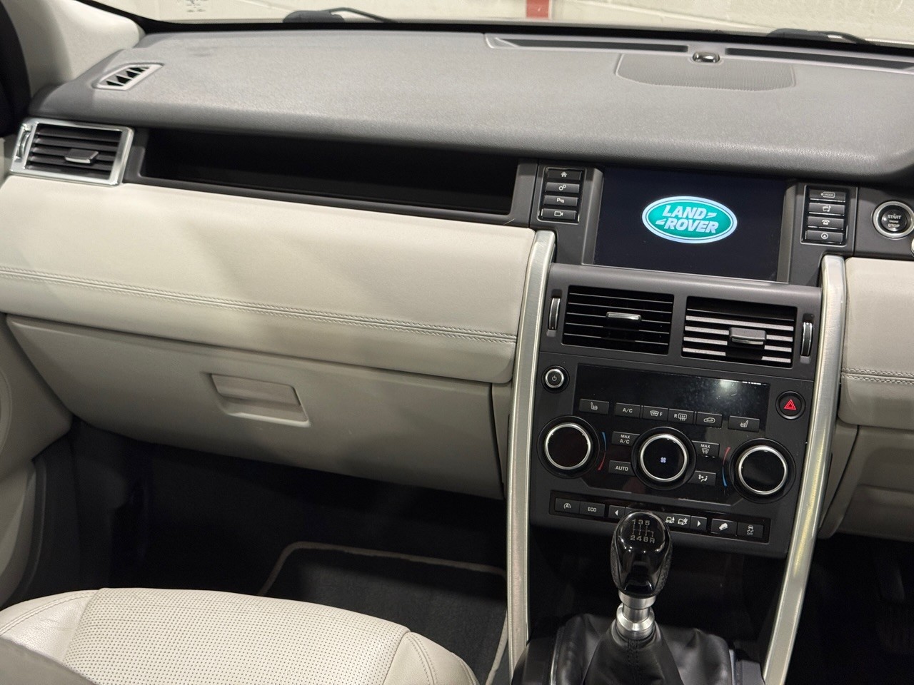 Used Land Rover Discovery Sport 2015 for sale - 76517764: Photo 11