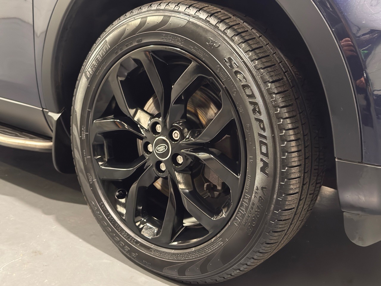 Used Land Rover Discovery Sport 2015 for sale - 76517764: Photo 5