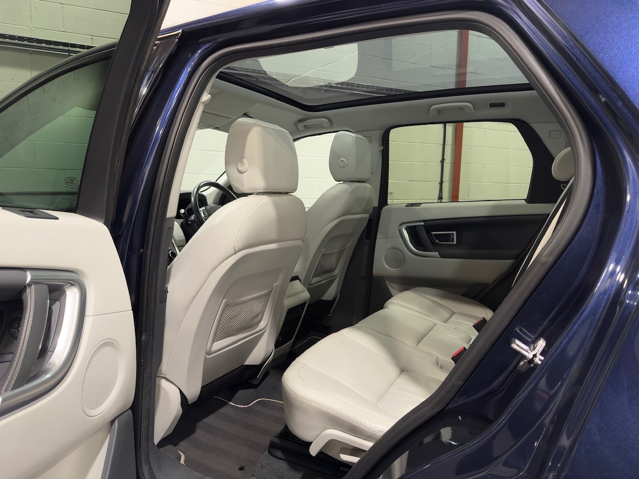 Used Land Rover Discovery Sport 2015 for sale - 76517764: Photo 9