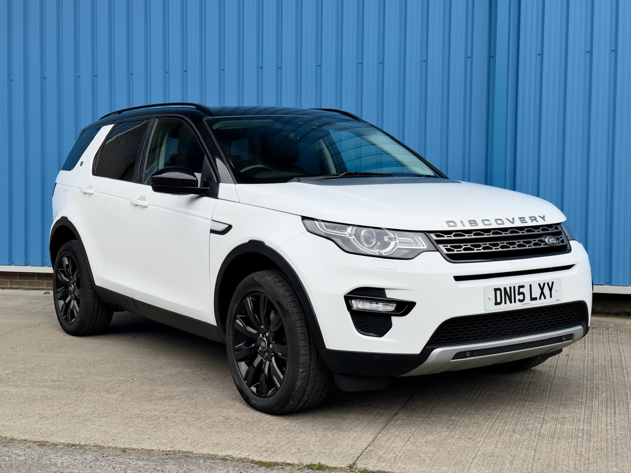 Used Land Rover Discovery Sport 2015 for sale - 77973736: Photo 2