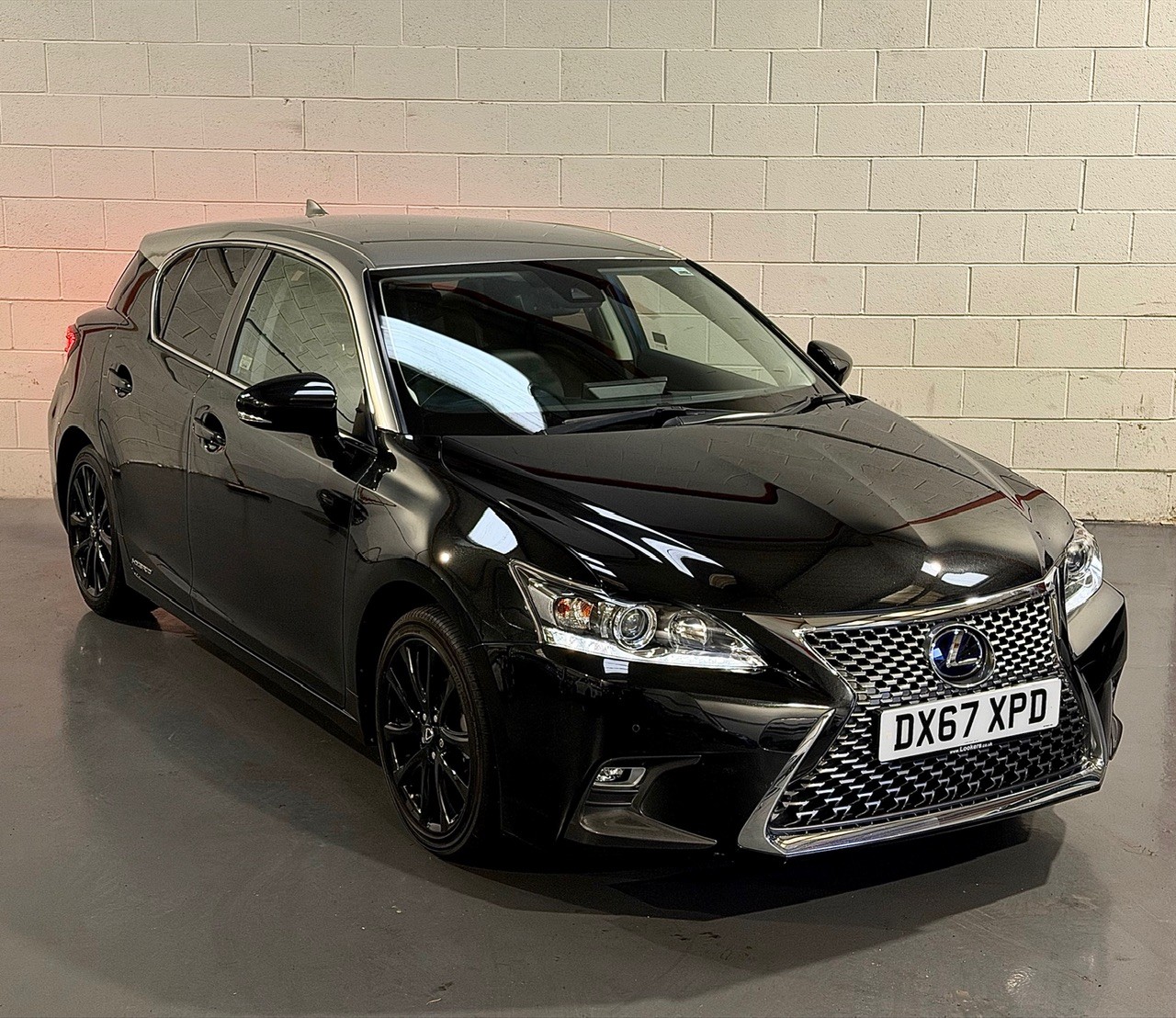 Used Lexus CT 2017 for sale - 77237100: Photo 2