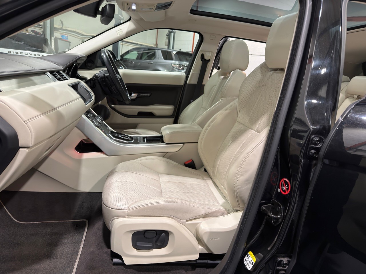 Used Land Rover Range Rover Evoque 2015 for sale - 77113121: Photo 6