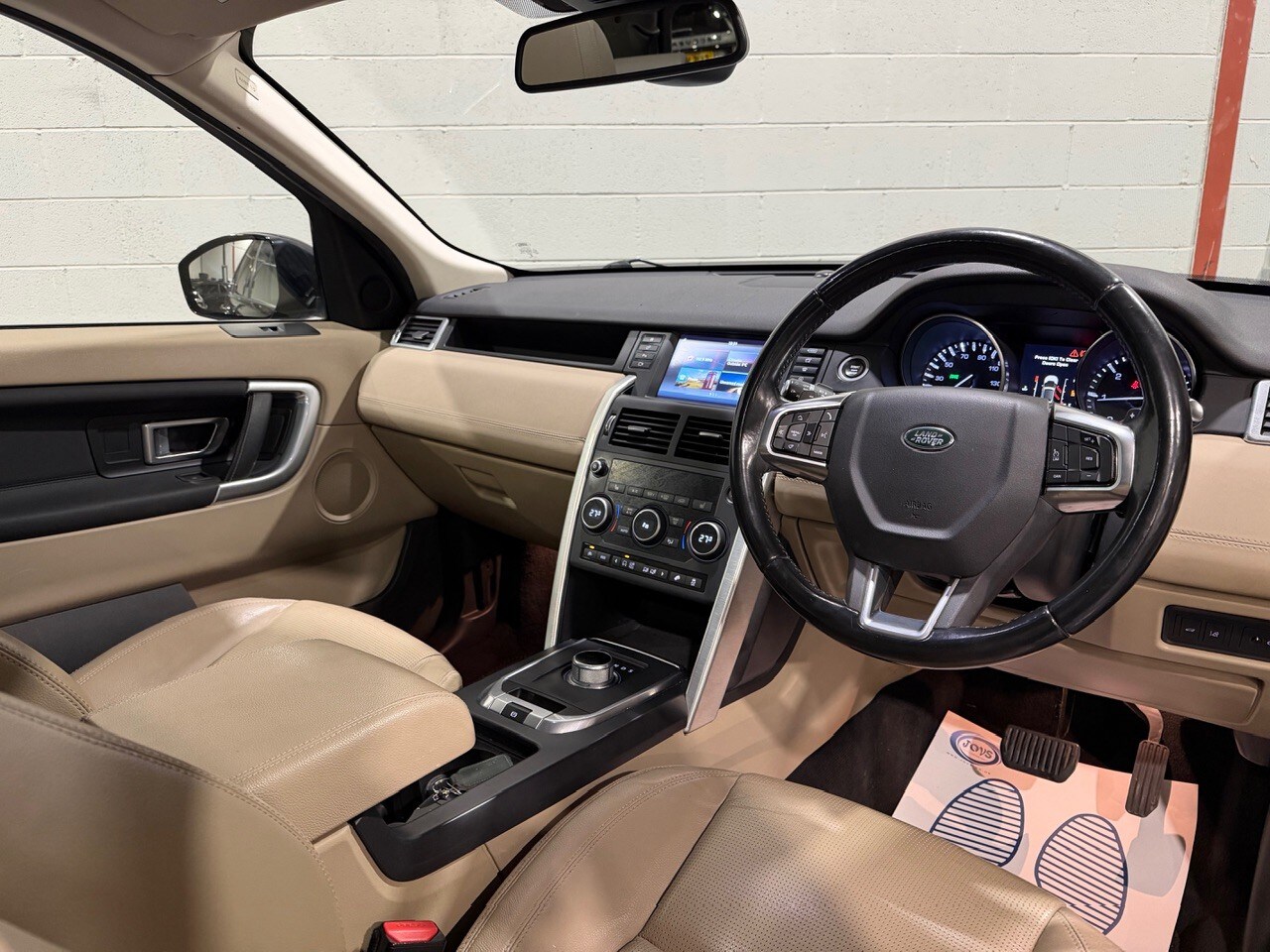 Used Land Rover Discovery Sport 2015 for sale - 77555112: Photo 14