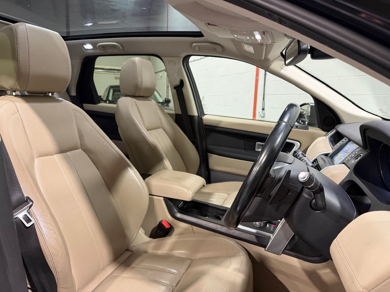 Used Land Rover Discovery Sport 2015 for sale - 77555112: Photo 17