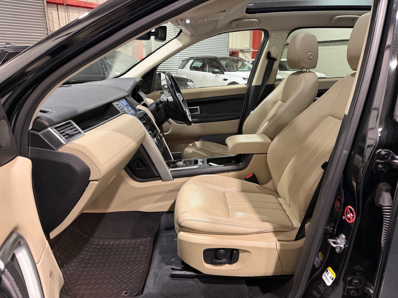 Used Land Rover Discovery Sport 2015 for sale - 77555112: Photo 22