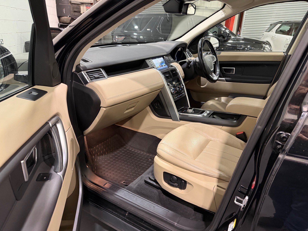 Used Land Rover Discovery Sport 2015 for sale - 77555112: Photo 23