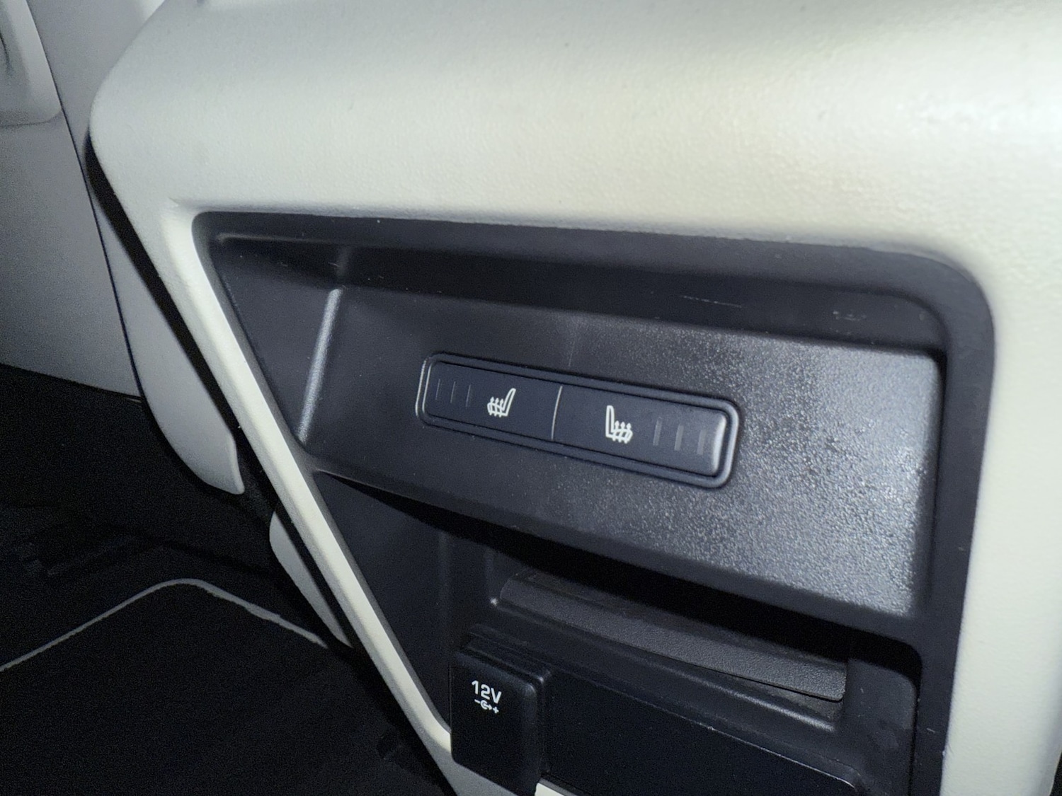 Used Land Rover Discovery Sport 2015 for sale - 76624445: Photo 13