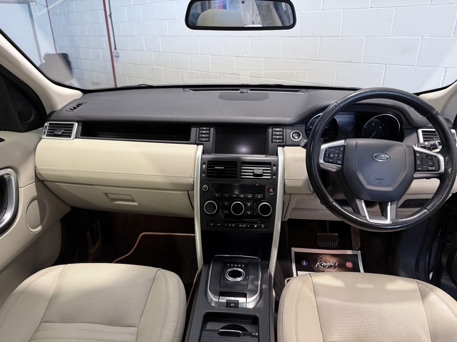 Used Land Rover Discovery Sport 2015 for sale - 76624445: Photo 15