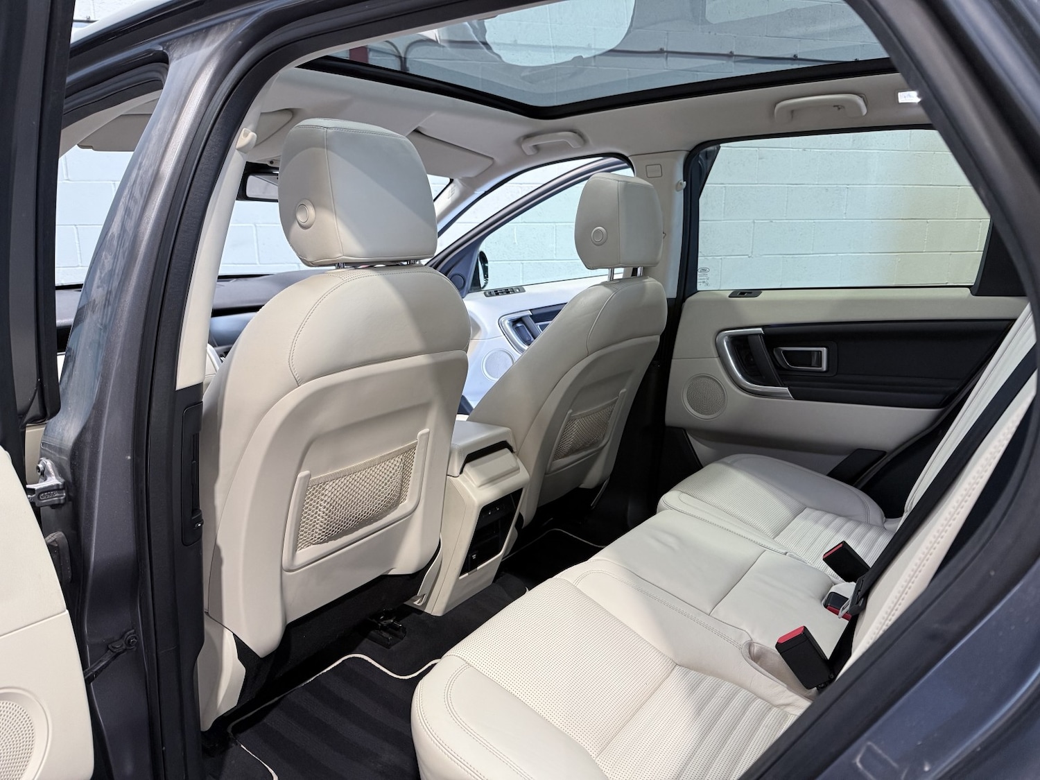 Used Land Rover Discovery Sport 2015 for sale - 76624445: Photo 17