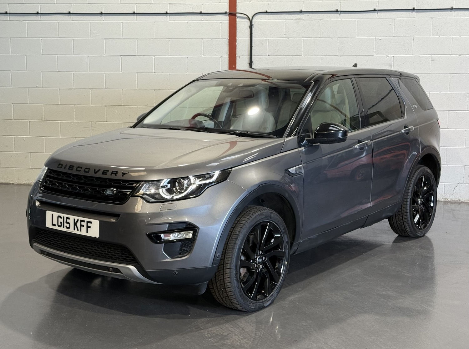 Used Land Rover Discovery Sport 2015 for sale - 76624445: Photo 2