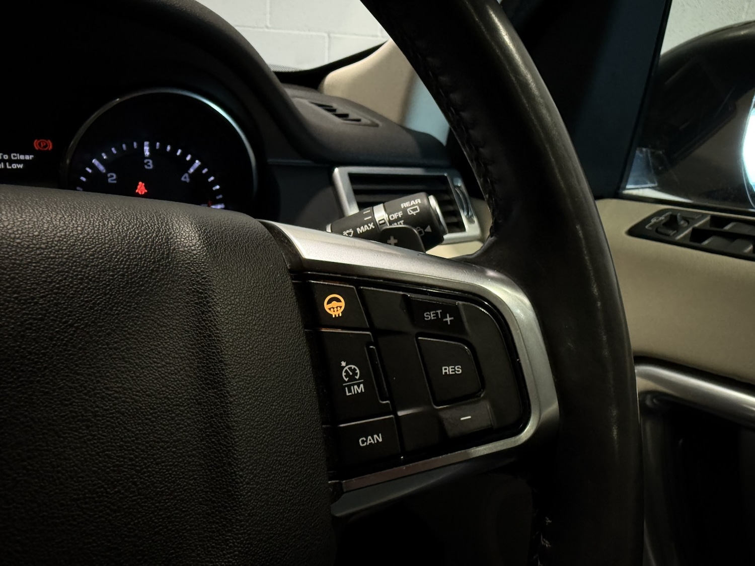 Used Land Rover Discovery Sport 2015 for sale - 76624445: Photo 21