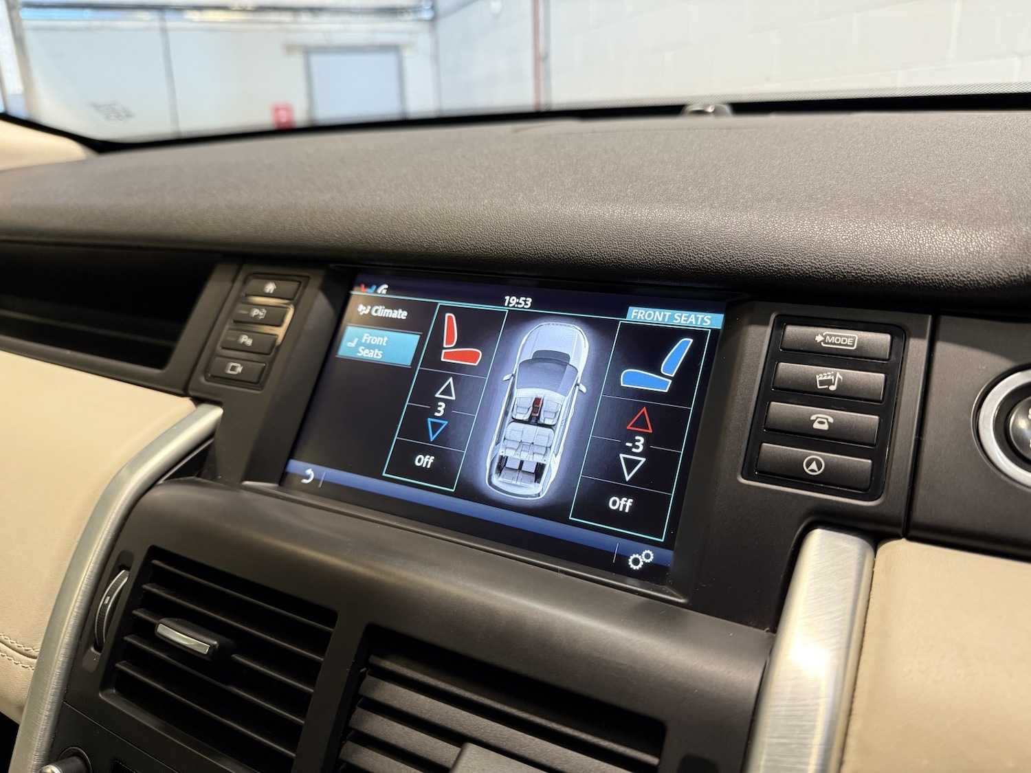 Used Land Rover Discovery Sport 2015 for sale - 76624445: Photo 23