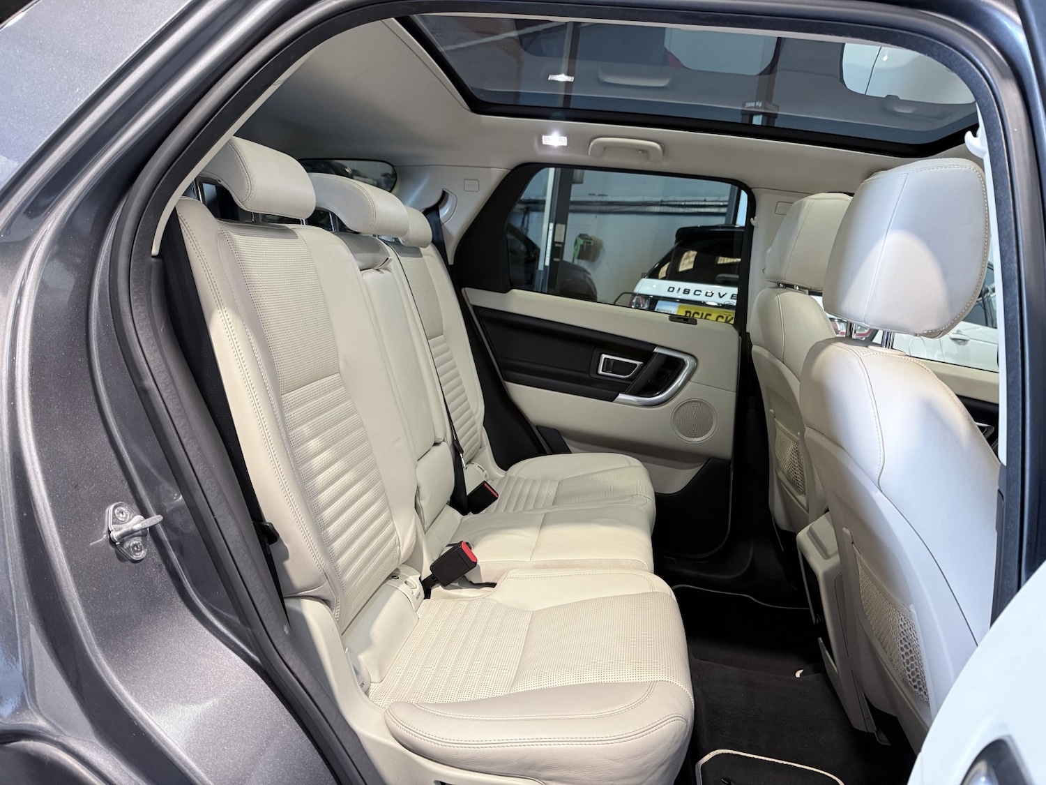 Used Land Rover Discovery Sport 2015 for sale - 76624445: Photo 9