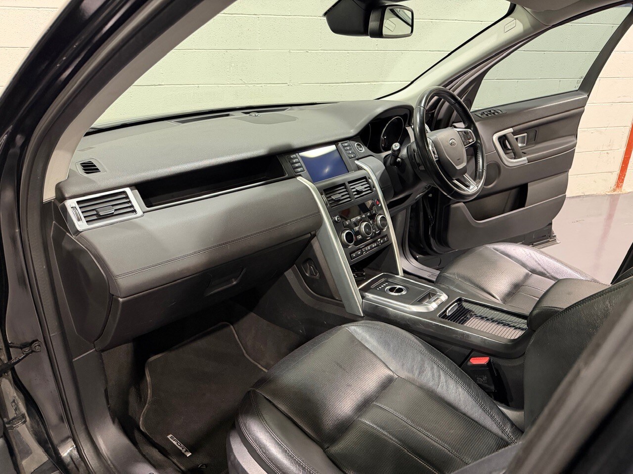 Used Land Rover Discovery Sport 2015 for sale - 77555124: Photo 16
