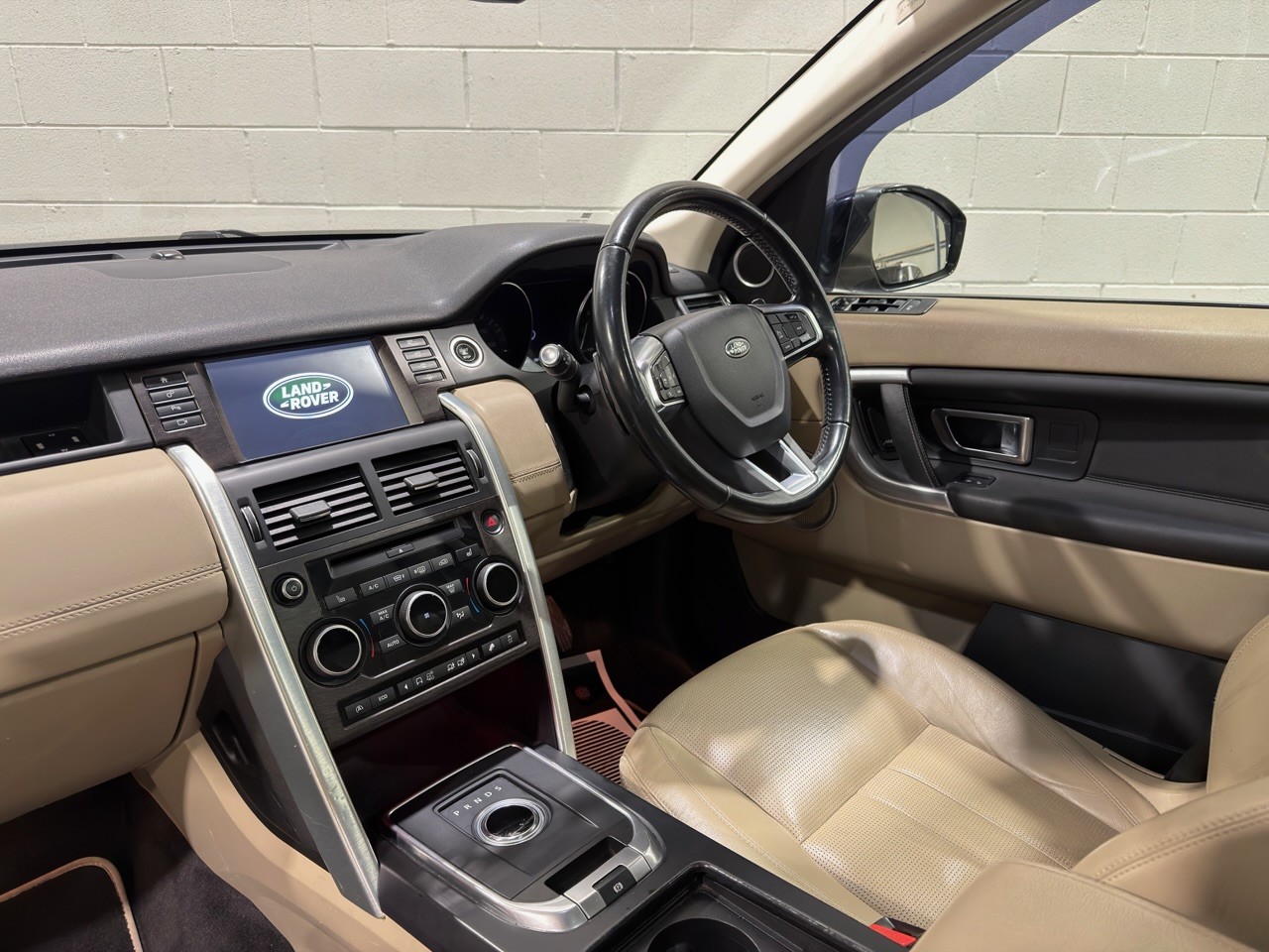 Used Land Rover Discovery Sport 2014 for sale - 77113109: Photo 17