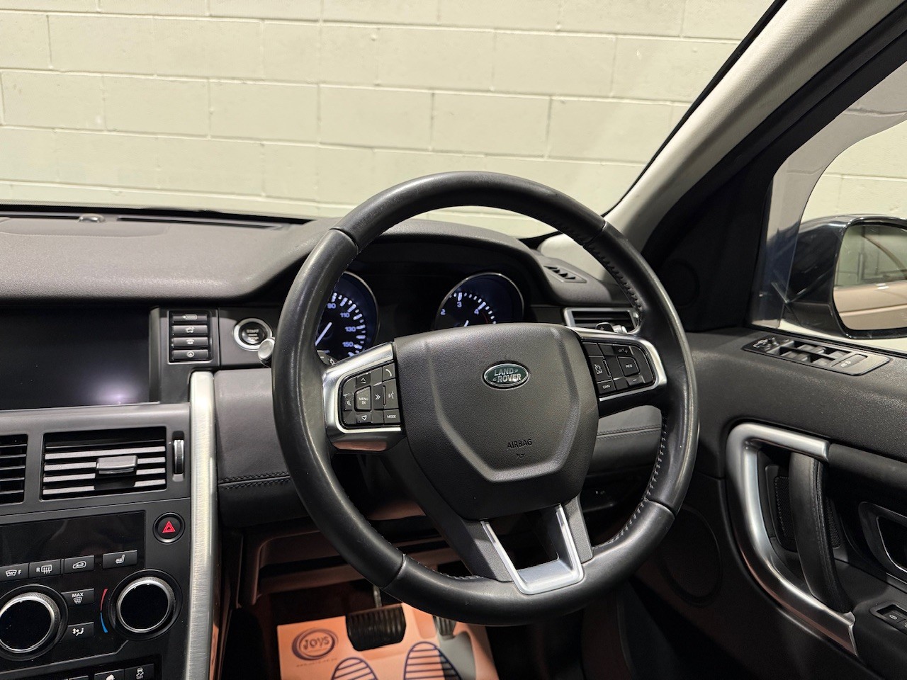 Used Land Rover Discovery Sport 2015 for sale - 76517759: Photo 12