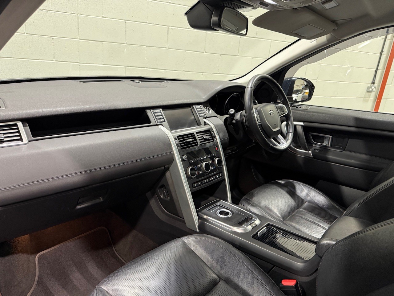 Used Land Rover Discovery Sport 2015 for sale - 76517759: Photo 15