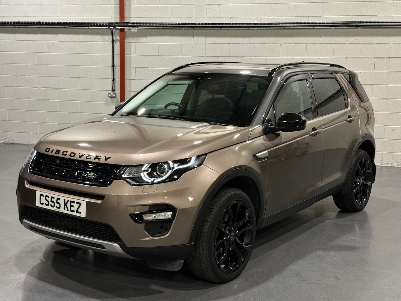 Used Land Rover Discovery Sport 2015 for sale - 76517759: Photo 2