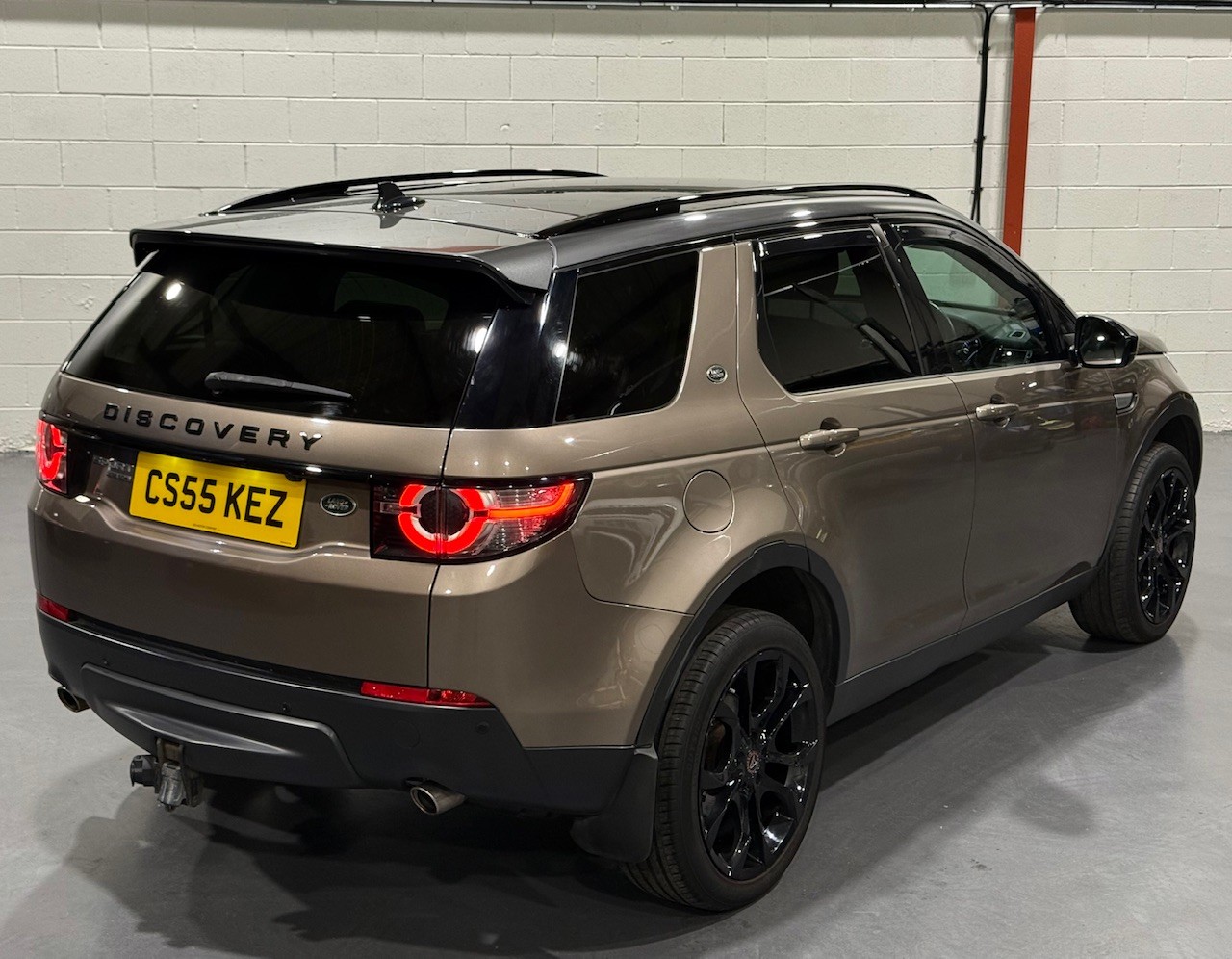 Used Land Rover Discovery Sport 2015 for sale - 76517759: Photo 3