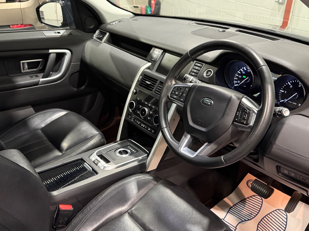 Used Land Rover Discovery Sport 2015 for sale - 76517759: Photo 8