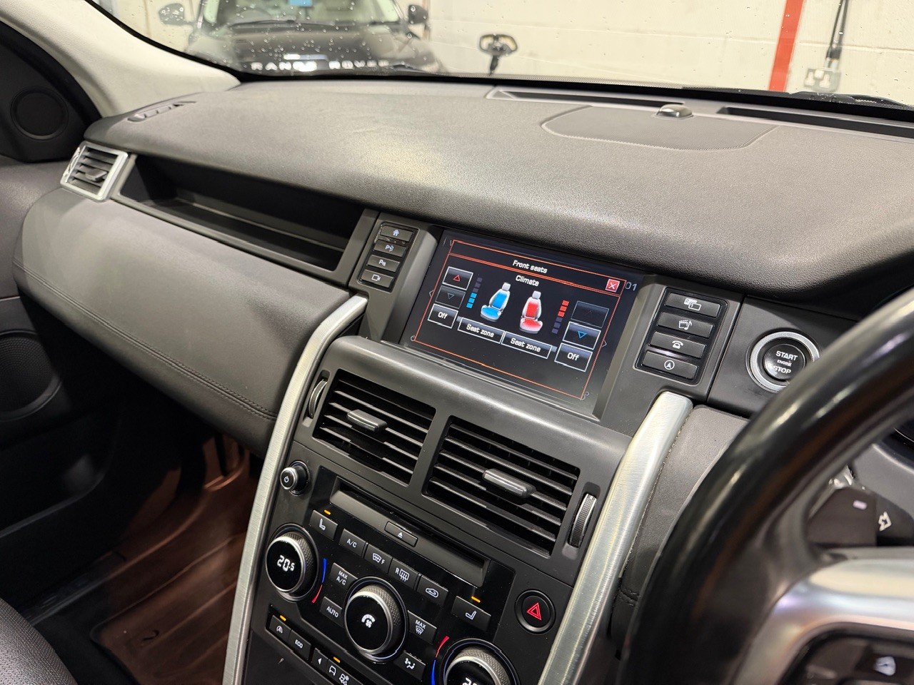 Used Land Rover Discovery Sport 2015 for sale - 77548246: Photo 21