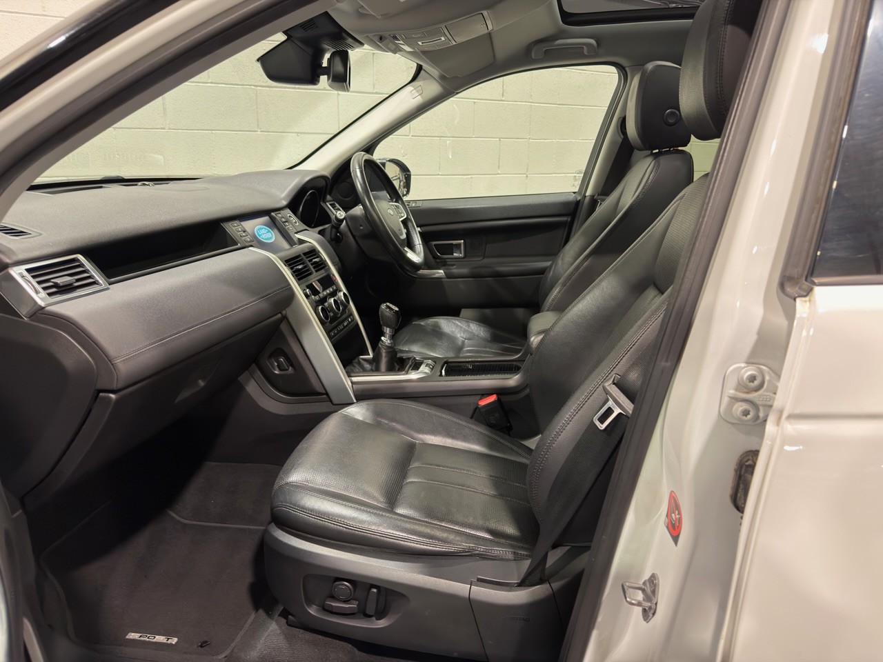 Used Land Rover Discovery Sport 2015 for sale - 77113108: Photo 12