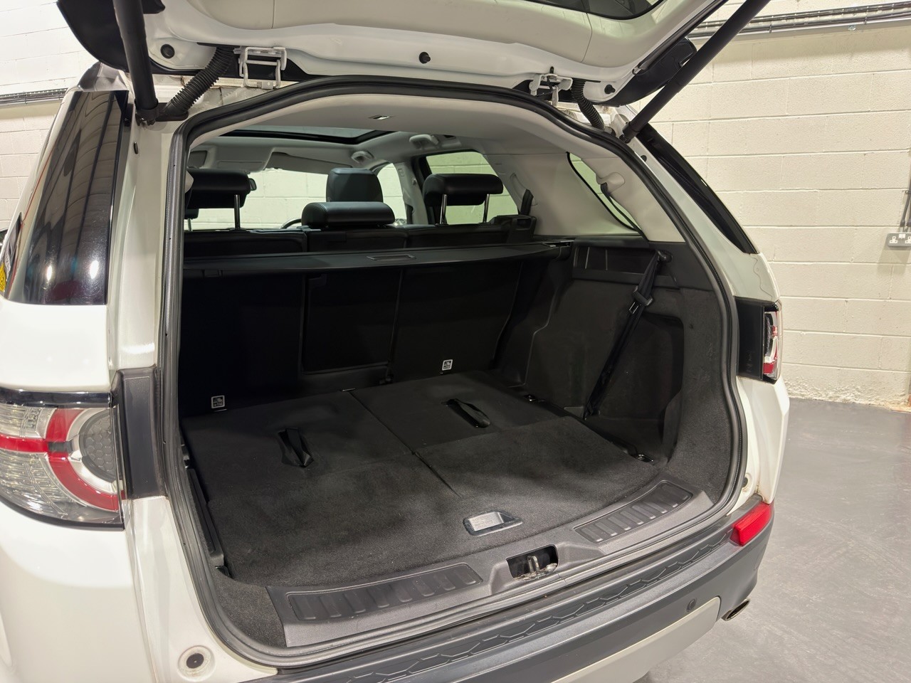 Used Land Rover Discovery Sport 2015 for sale - 77113108: Photo 7