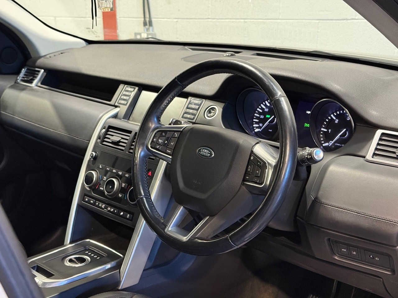 Used Land Rover Discovery Sport 2015 for sale - 78077808: Photo 23