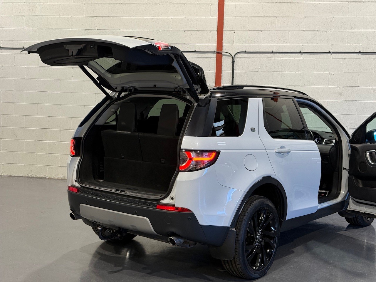 Used Land Rover Discovery Sport 2015 for sale - 76624453: Photo 5