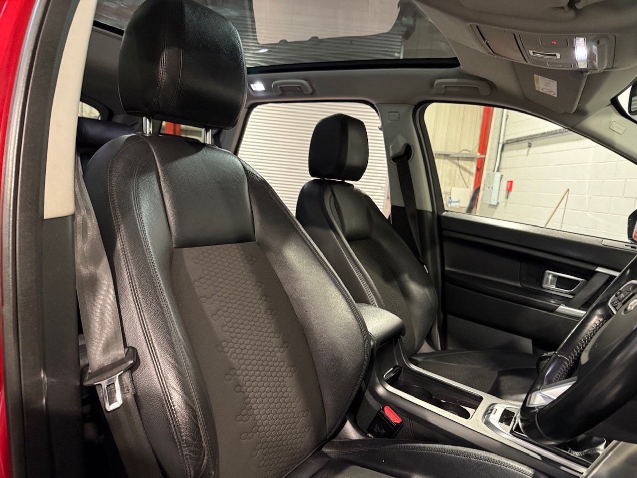 Used Land Rover Discovery Sport 2015 for sale - 76565219: Photo 15