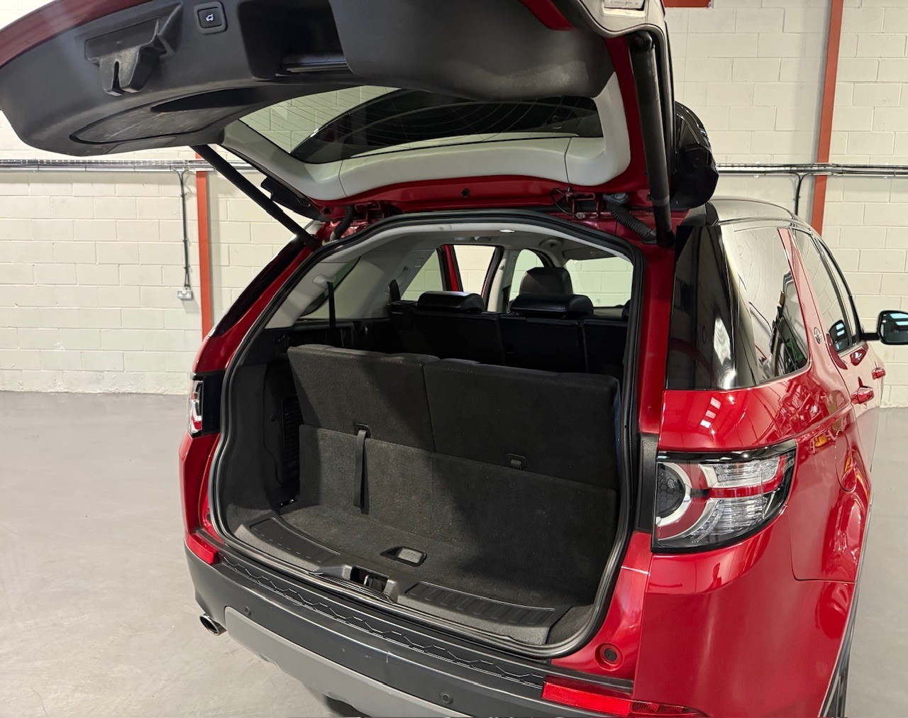 Used Land Rover Discovery Sport 2015 for sale - 76565219: Photo 16