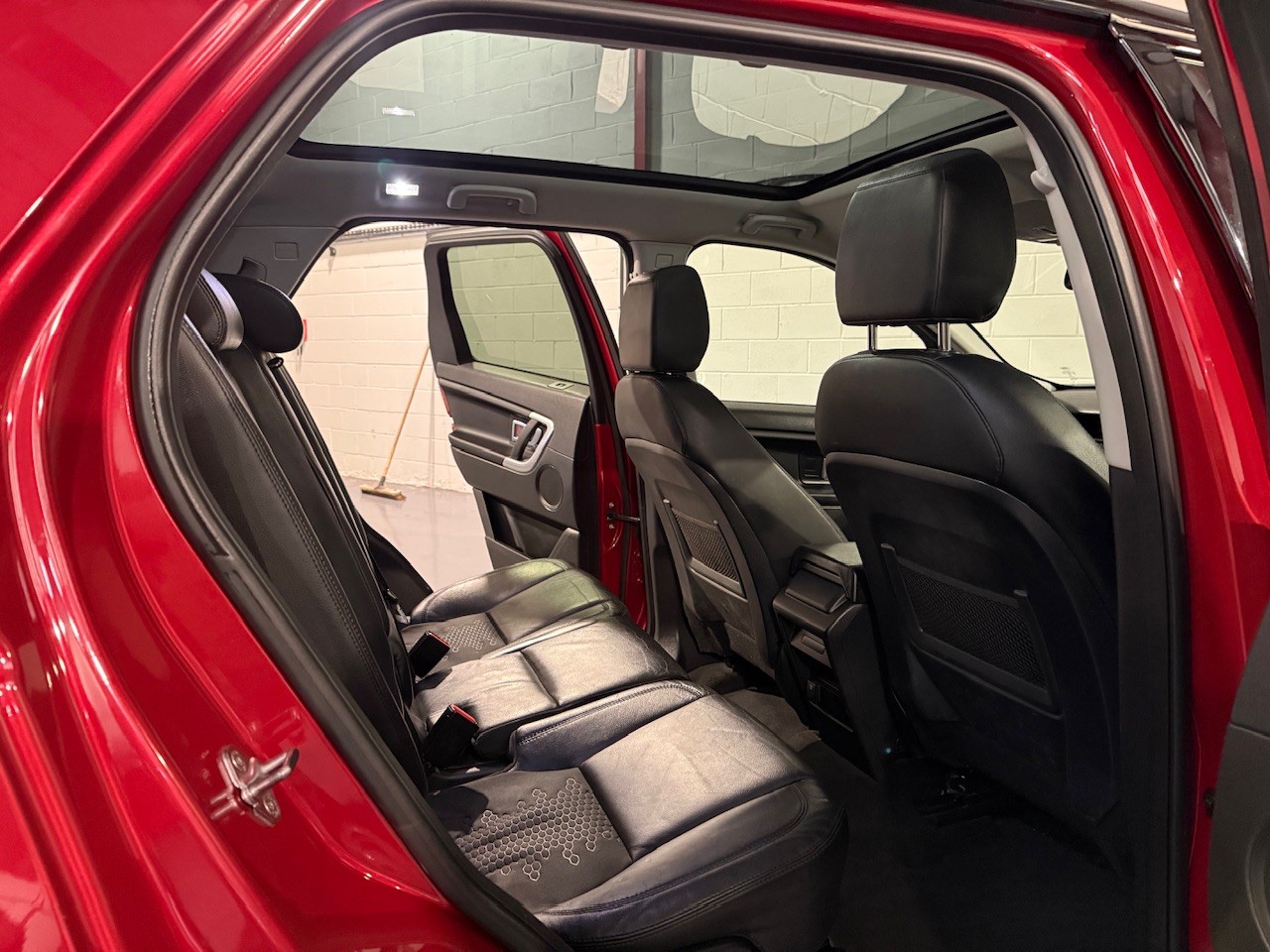 Used Land Rover Discovery Sport 2015 for sale - 76565219: Photo 9