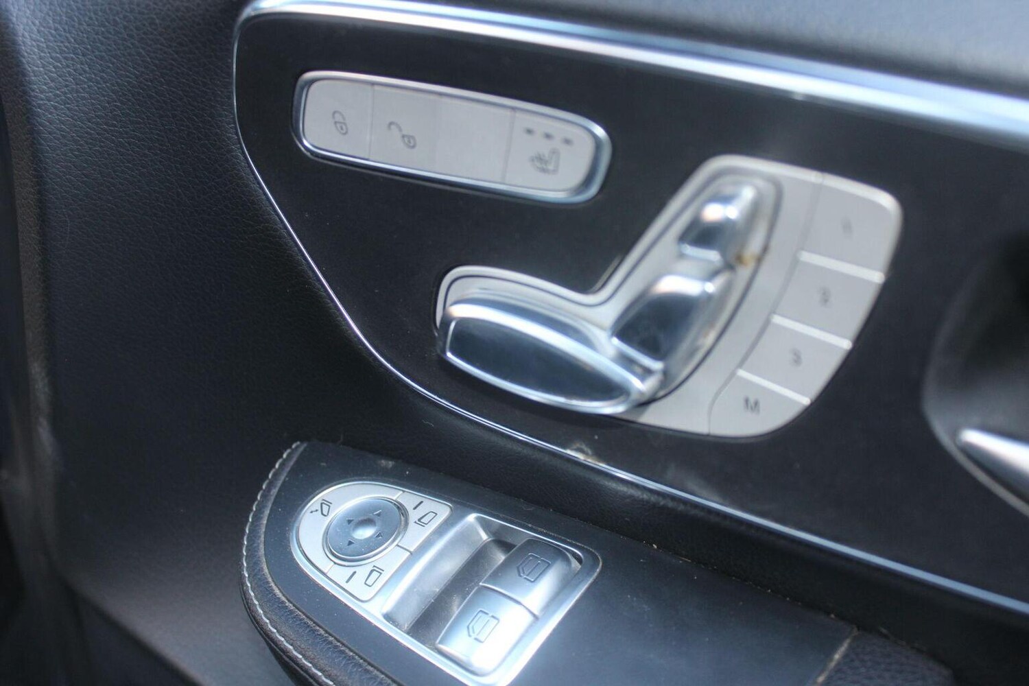 Used Mercedes-Benz V-Class 2024 for sale - 78219560: Photo 42