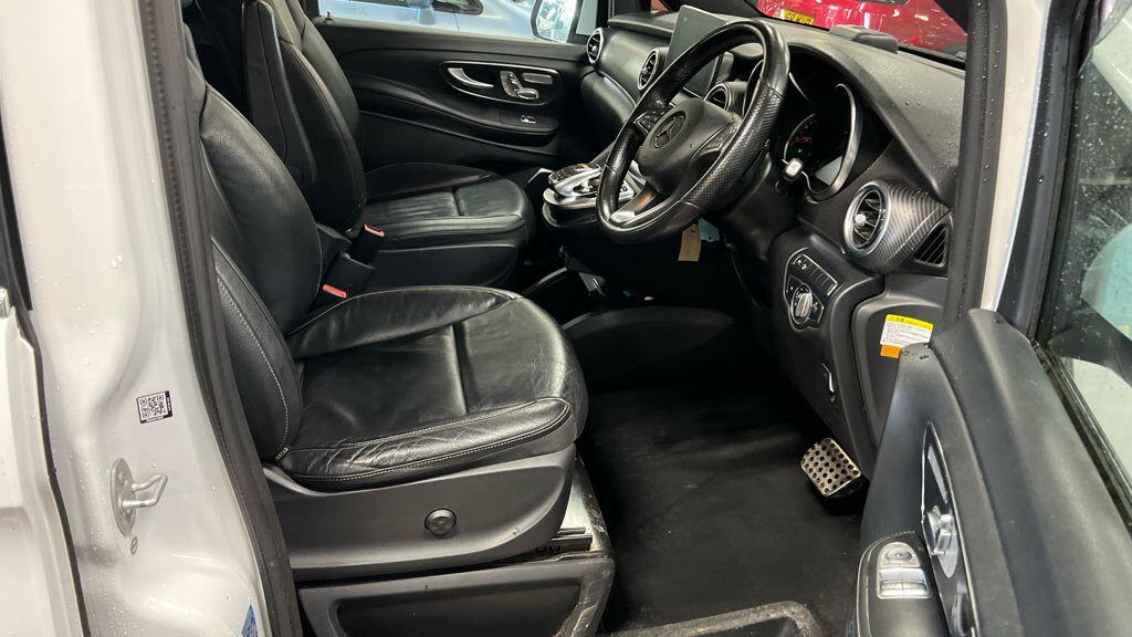Used Mercedes-Benz V-Class 2017 for sale - 77663372: Photo 27