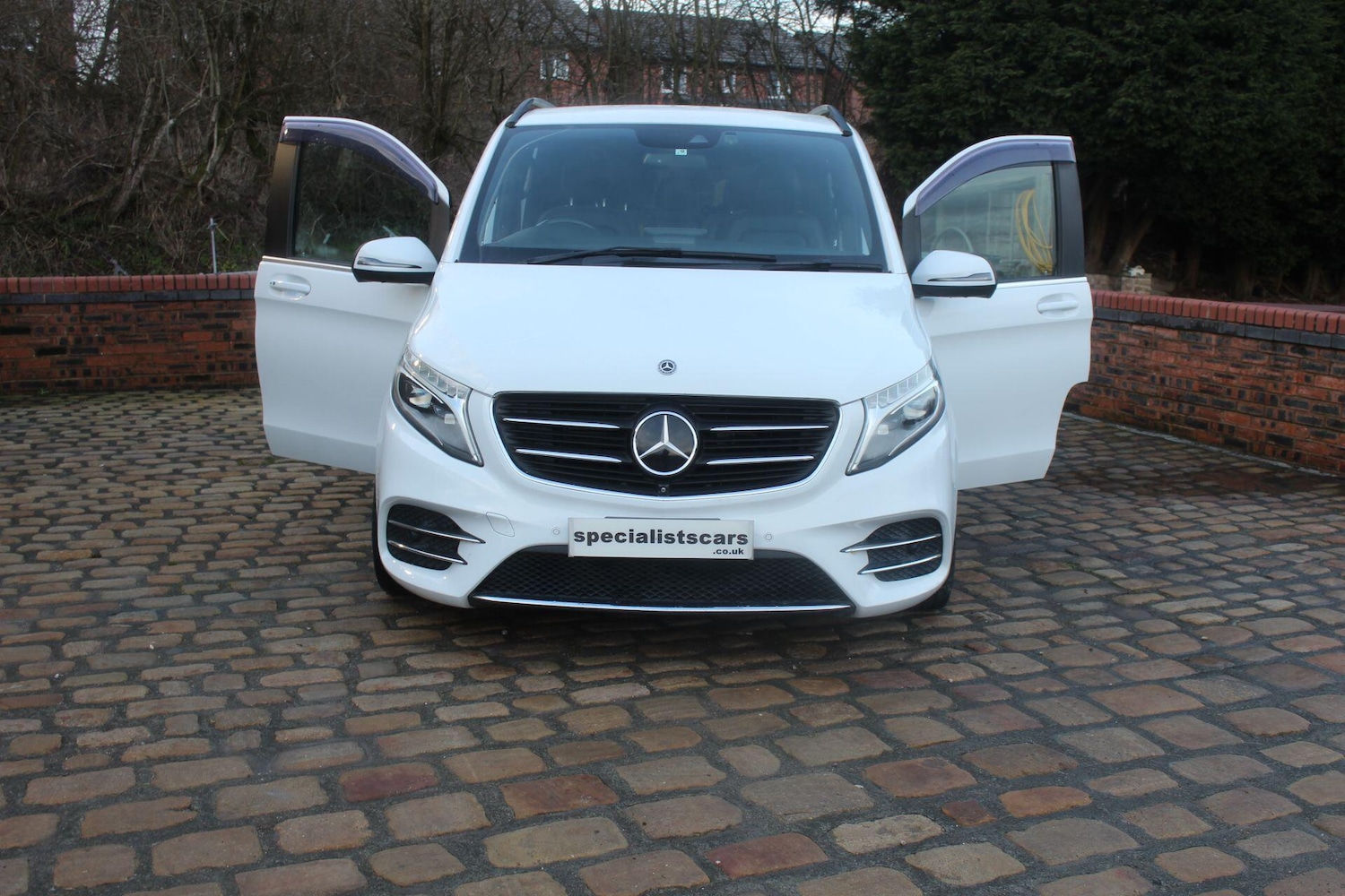 Used Mercedes-Benz V-Class 2017 for sale - 77663372: Photo 4